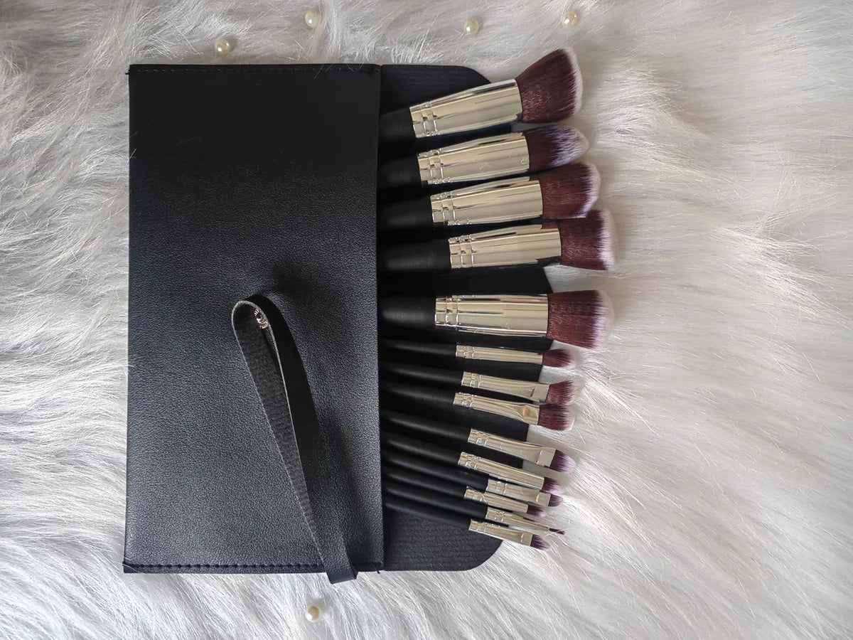 14Pcs Makeup Brush Set with Free Sponge - River Nile