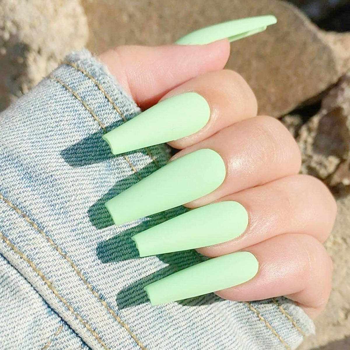 Nails To Wear - River Nile