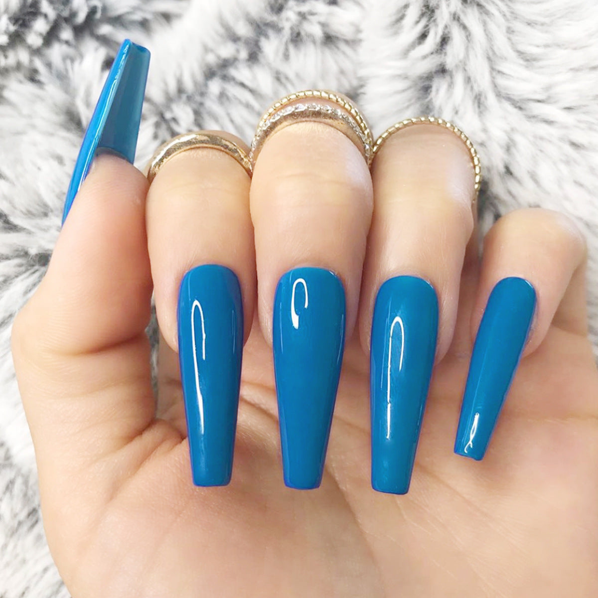 Nails To Wear - River Nile