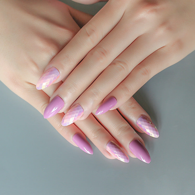 fake nail - River Nile