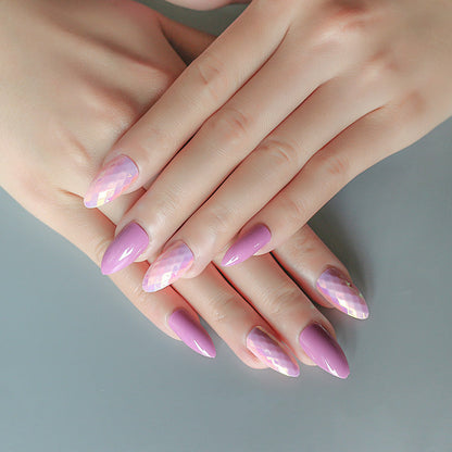 fake nail - River Nile